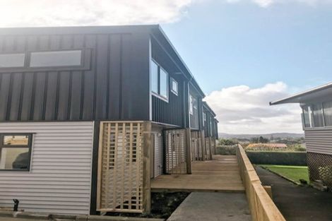 Photo of property in 4337a Great North Road, Glendene, Auckland, 0602