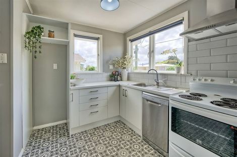 Photo of property in 1/18 Benge Crescent, Clouston Park, Upper Hutt, 5018