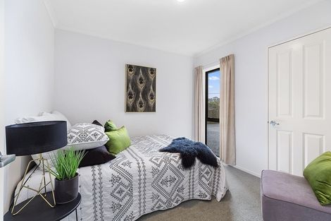 Photo of property in 52 Miles Crescent, Newlands, Wellington, 6037