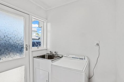 Photo of property in 2/19 De Bloge Place, Burwood, Christchurch, 8061