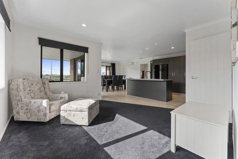 Photo of property in 30 Montague Grove, Stratford, 4332