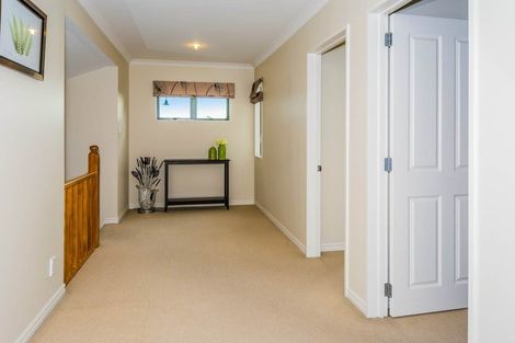 Photo of property in 6 Mulroy Place, Pinehill, Auckland, 0632