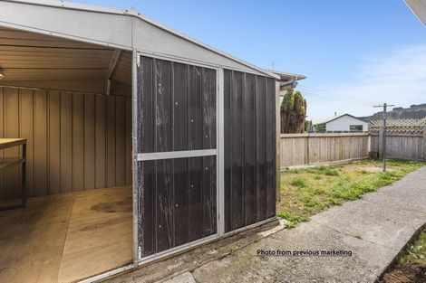 Photo of property in 2 Mcmanaway Grove, Stokes Valley, Lower Hutt, 5019