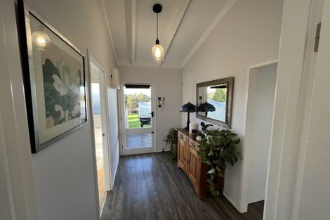 Photo of property in 1373 Whangaparaoa Road, Army Bay, Whangaparaoa, 0930