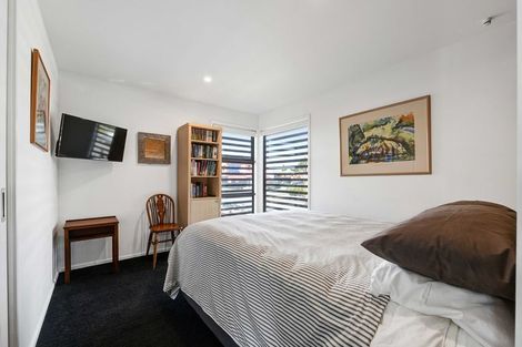 Photo of property in 244 Devon Street West, New Plymouth, 4310