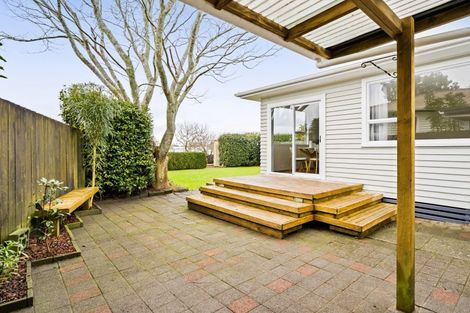 Photo of property in 9 Elm Grove, Westown, New Plymouth, 4310
