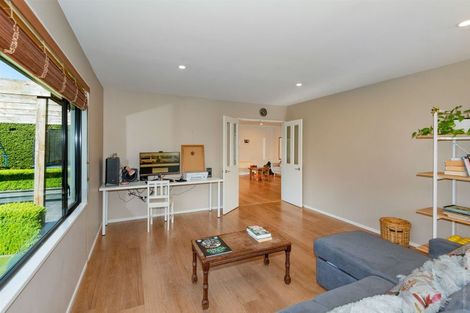 Photo of property in 12 Sheraton Place, Redwood, Christchurch, 8051