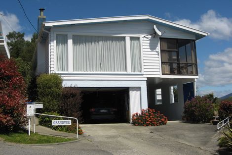 Photo of property in 19 Otago Street, Picton, 7220