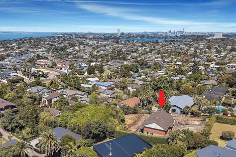 Photo of property in 28 Parr Terrace, Castor Bay, Auckland, 0620