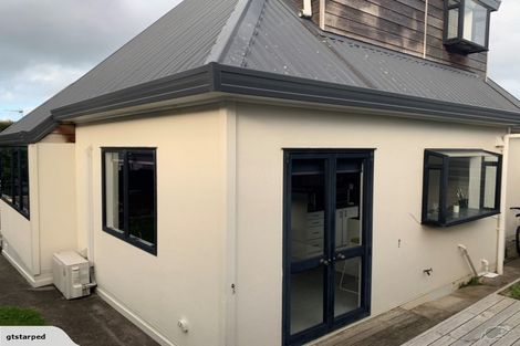 Photo of property in 2/5 Holland Road, Hillcrest, Auckland, 0627