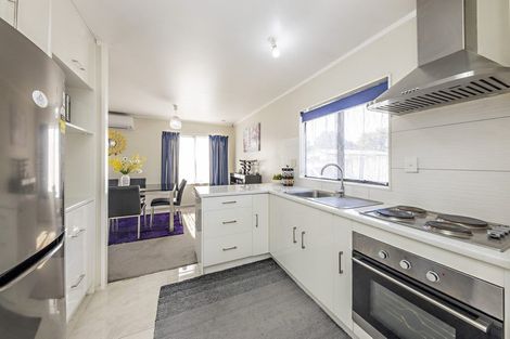 Photo of property in 12 Rosemead Place, Randwick Park, Auckland, 2105