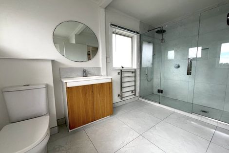 Photo of property in 1/59 Birkdale Road, Birkdale, Auckland, 0626