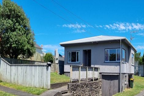 Photo of property in 61 Burns Street, Hawera, 4610