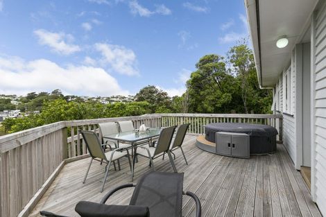 Photo of property in 127 Ruskin Road, Newlands, Wellington, 6037