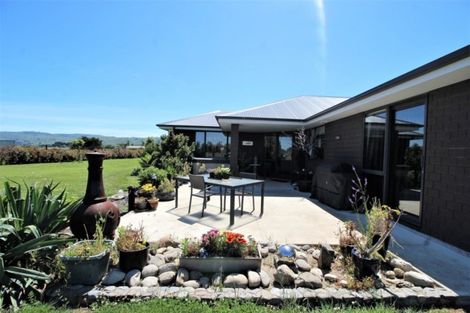 Photo of property in 8 Gordon Street, Woodville, 4920