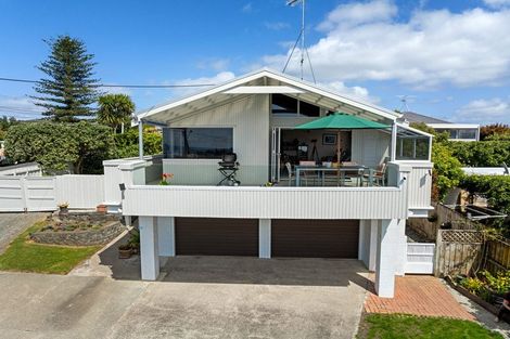 Photo of property in 1/9 Nigel Road, Browns Bay, Auckland, 0630