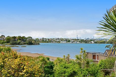 Photo of property in 13 Birkley Road, Bayswater, Auckland, 0622