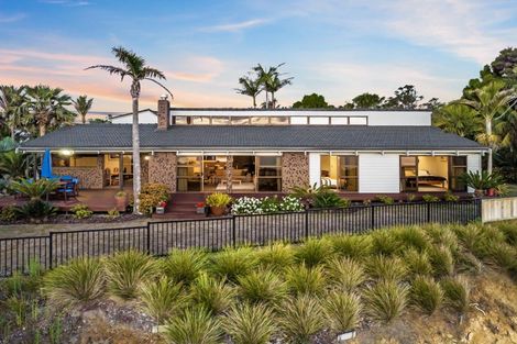 Photo of property in 34 Motutara Road, Muriwai, Waimauku, 0881