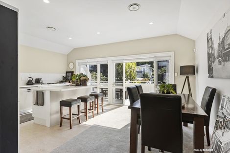 Photo of property in 30 Talavera Terrace, Kelburn, Wellington, 6012