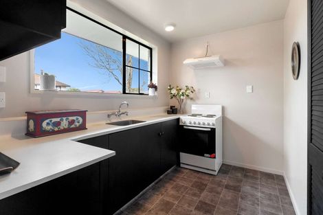 Photo of property in 1/37 Karnak Crescent, Russley, Christchurch, 8042