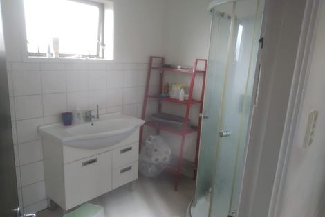 Photo of property in 1/13 Mannering Place, Hillcrest, Auckland, 0627