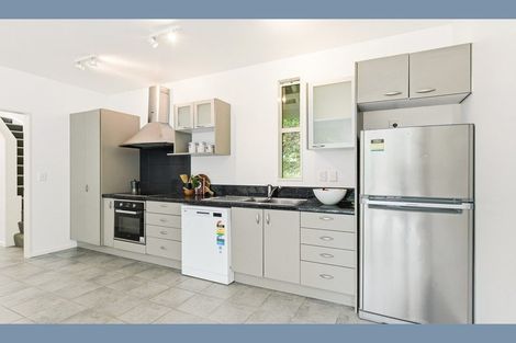 Photo of property in 2/39 Onslow Road, Khandallah, Wellington, 6035