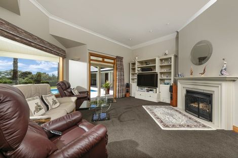 Photo of property in 174 Upper Harbour Drive, Greenhithe, Auckland, 0632