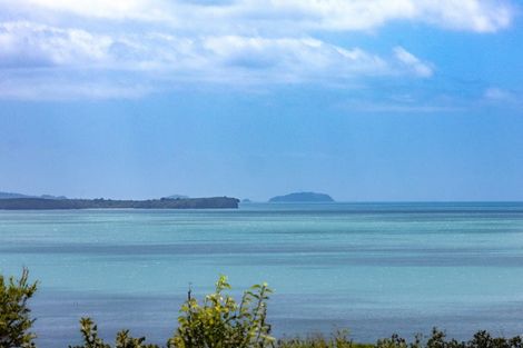 Photo of property in 2/7 Pounamu Place, Shelly Park, Auckland, 2014