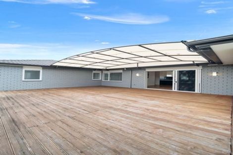 Photo of property in 24 Kilmacrennan Drive, Rosehill, Papakura, 2113