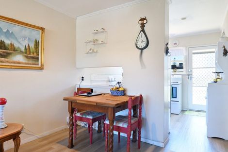 Photo of property in 15 Abel Tasman Avenue, Henderson, Auckland, 0610