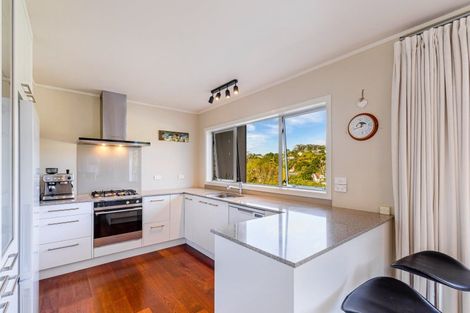 Photo of property in 10 Coromandel Crescent, Mairangi Bay, Auckland, 0630