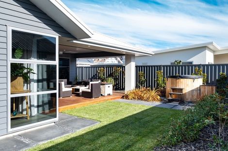 Photo of property in 11 Benmore Place, Poraiti, Napier, 4112