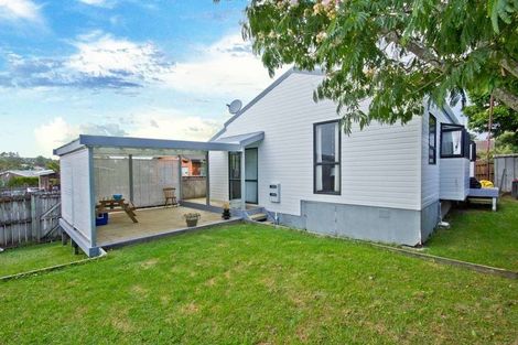 Photo of property in 10 Lacebark Court, Titirangi, Auckland, 0604
