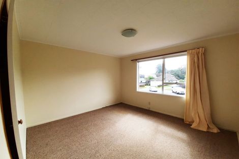 Photo of property in 23 Cairngorm Place, Highland Park, Auckland, 2010