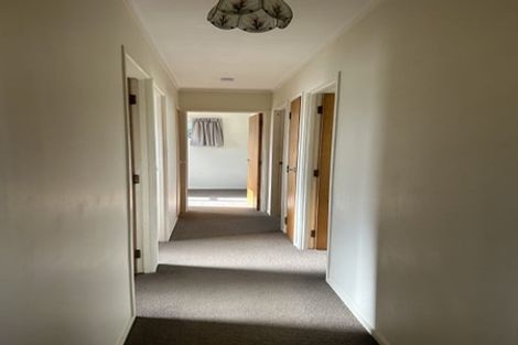 Photo of property in 5 Crosby Road, West Harbour, Auckland, 0618