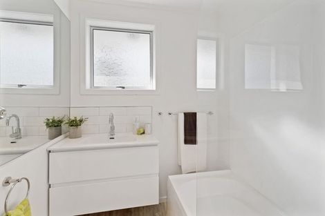 Photo of property in 23 Kowhai Street, Hamilton Lake, Hamilton, 3204