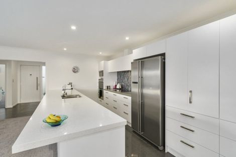 Photo of property in 37 Rodeo Drive, Kelvin Grove, Palmerston North, 4414