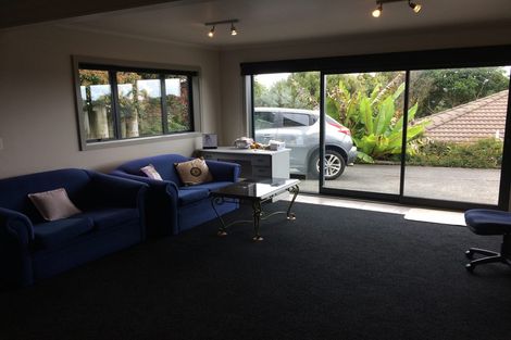 Photo of property in 18a Jan Higgins Place, Golflands, Auckland, 2013