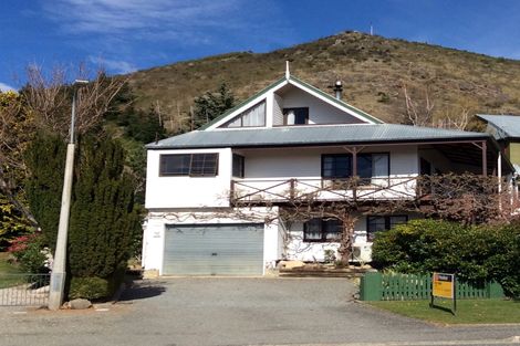 Photo of property in 30 Black Peak Road, Omarama, 9412