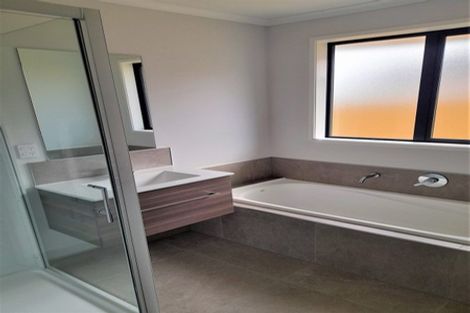 Photo of property in 14 Peacock Place, Pokeno, 2402