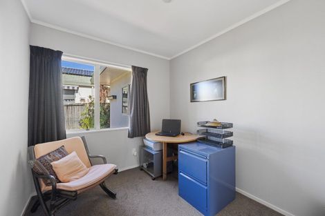 Photo of property in 17 Kingsgate Avenue, Havelock North, 4130
