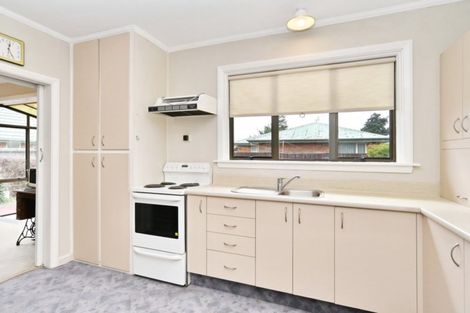 Photo of property in 72 Racecourse Road, Sockburn, Christchurch, 8042