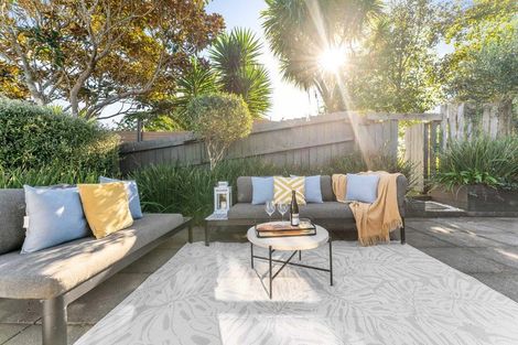 Photo of property in 18 Mckinley Road, Sunnyvale, Auckland, 0612