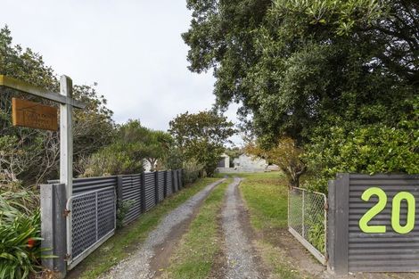 Photo of property in 20 Kuku Street, Tangimoana, 4822