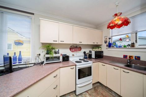 Photo of property in 80 Railway Street, Eltham, 4322