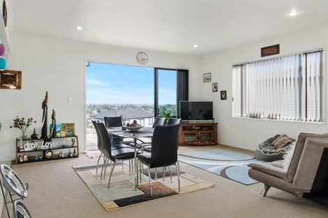 Photo of property in 31 Kirikiri Drive, Papakura, 2110