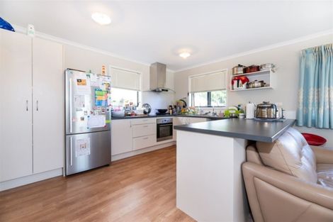 Photo of property in 24 Denver Avenue, Sunnyvale, Auckland, 0612