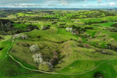 Photo of property in 435 Wairere Road, Paparoa, 0571