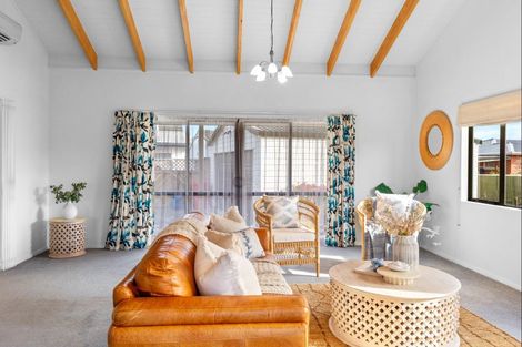 Photo of property in 115b Bartholomew Road, Levin, 5510