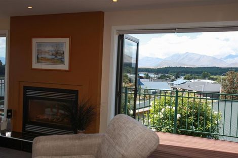 Photo of property in 12 Hamilton Drive, Lake Tekapo, 7999
